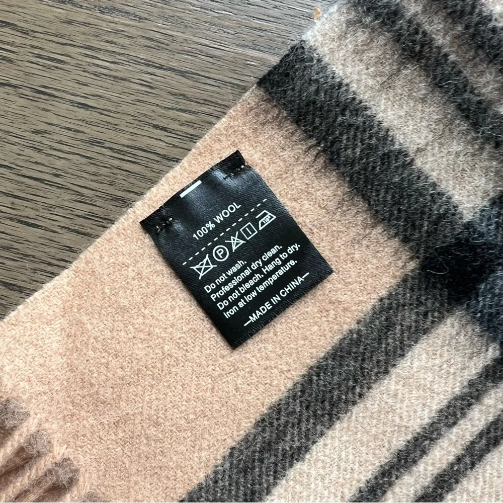 100% Wool Camel Burberry Look Alike Checkered Tasseled Scarf - Picture 3 of 5